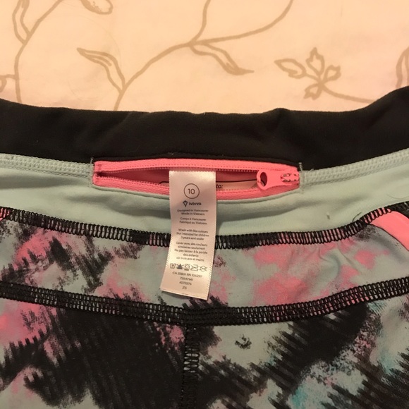 Ivivva girls shorts - Picture 3 of 3